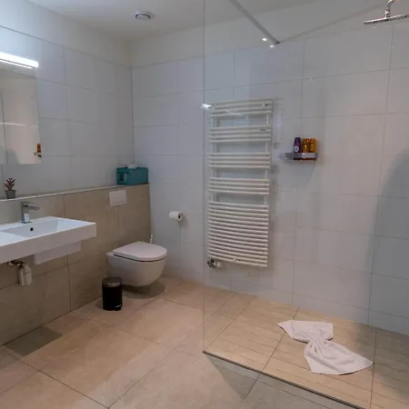 Interlaken Peak View אינטרלאקן