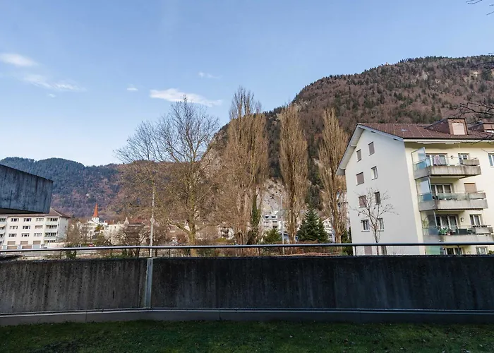 Peak View * 因特拉肯